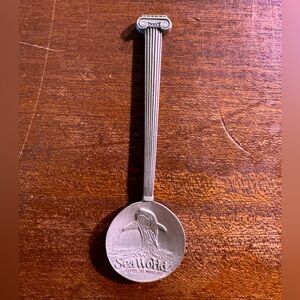 1985 SeaWorld collectible spoon